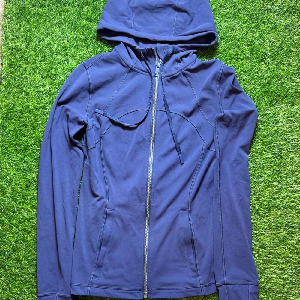 Lululemon Women's Navy and Blue Jacket